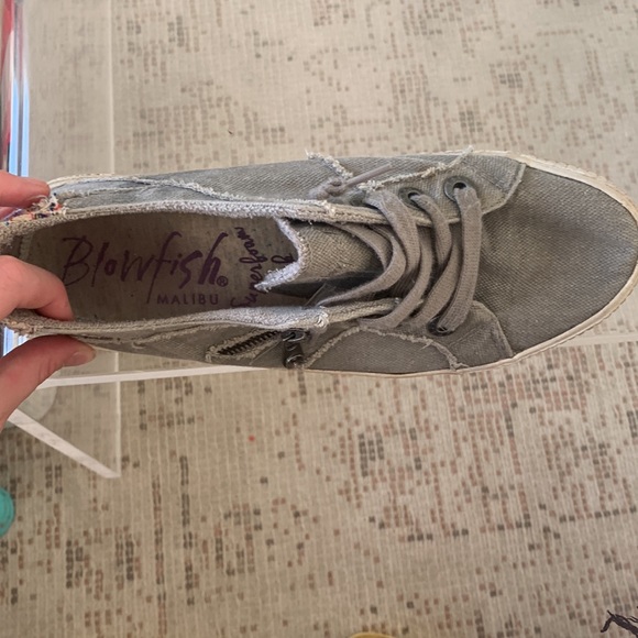Gray slip on Blowfish sneakers size 9 - Picture 2 of 3